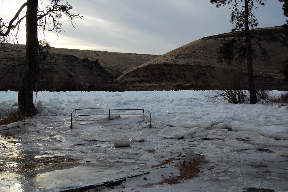 yakima-river-canyon-big-pines-winter