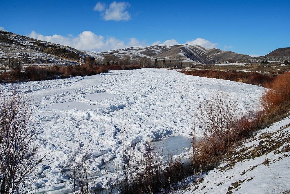 yakima-river-canyon-ice